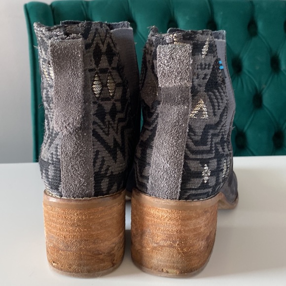 Toms Womens Boots - Picture 2 of 6